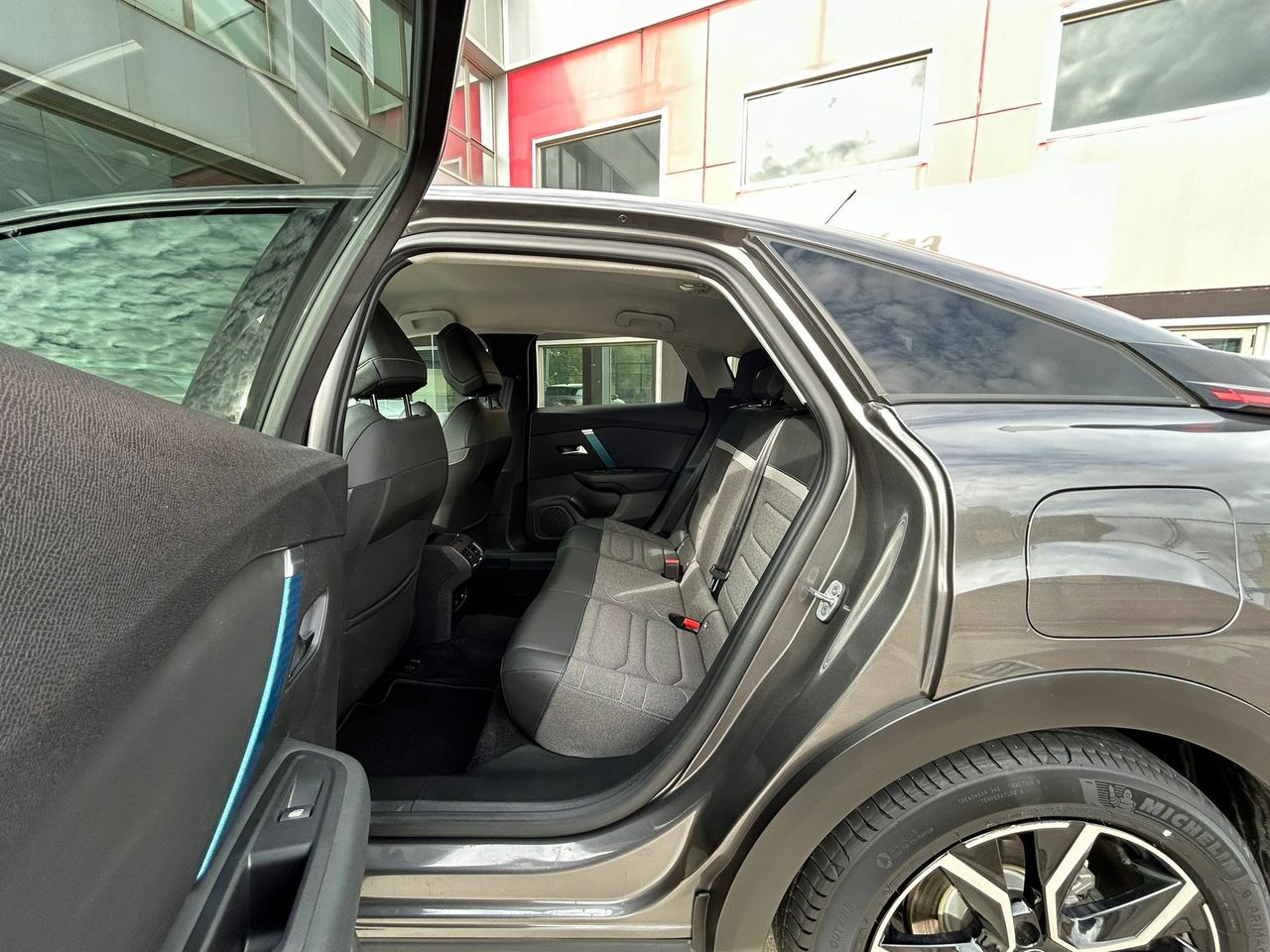 Citroën ë-C4 ë-C4 eléctrico 100kW Shine - Foto 2