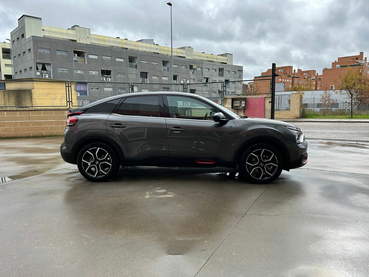 Citroën ë-C4 ë-C4 eléctrico 100kW Shine - Foto 2