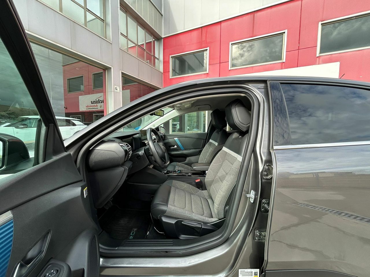 Citroën ë-C4 ë-C4 eléctrico 100kW Shine - Foto 2