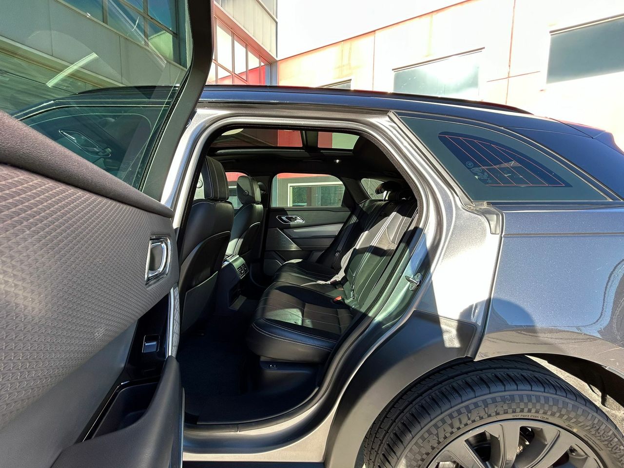 Land-Rover Range Rover Velar 2.0 D240 177kW R-Dynamic 4WD Auto - Foto 2