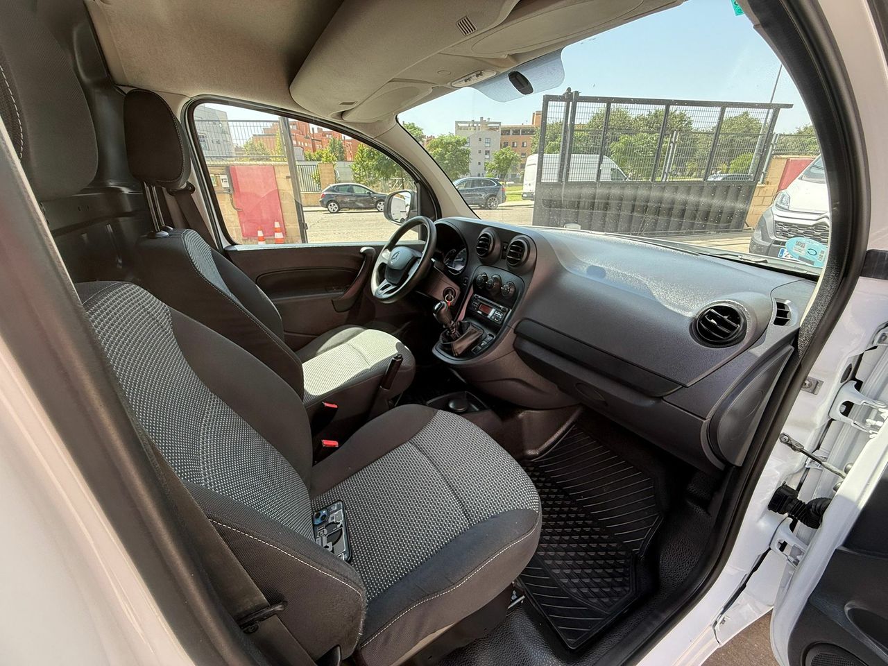 Mercedes Citan 109 CDI FURGON LARGO  - Foto 2