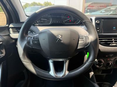 Peugeot 208 5P Signature 1.2L PureTech 60KW (82CV)