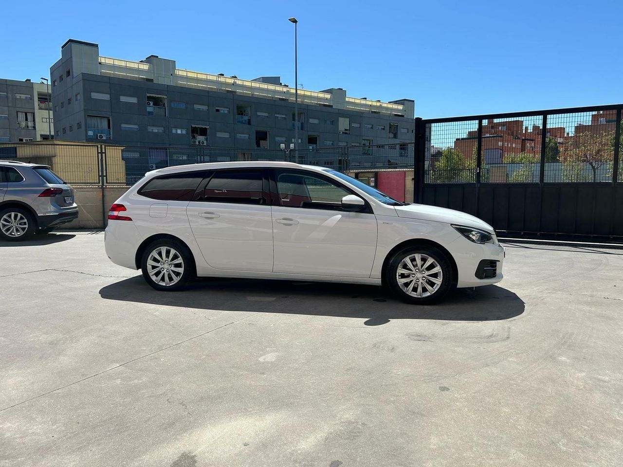 Peugeot 308 SW Style BlueHDi 130 S&S EAT8 - Foto 2