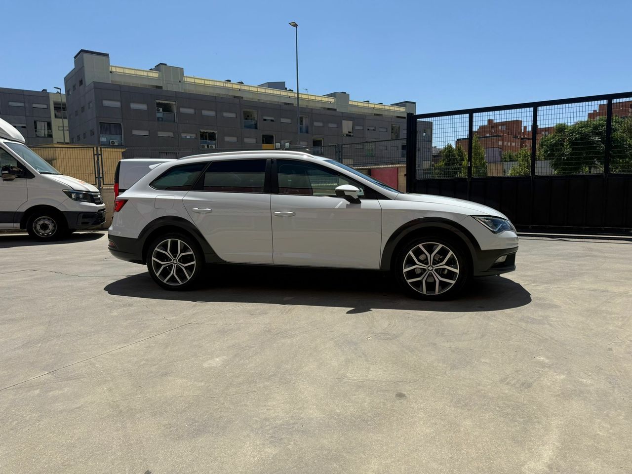 Seat Leon ST 2.0 TDI 110kW 4Dr St&Sp X-per Tit Des - Foto 2