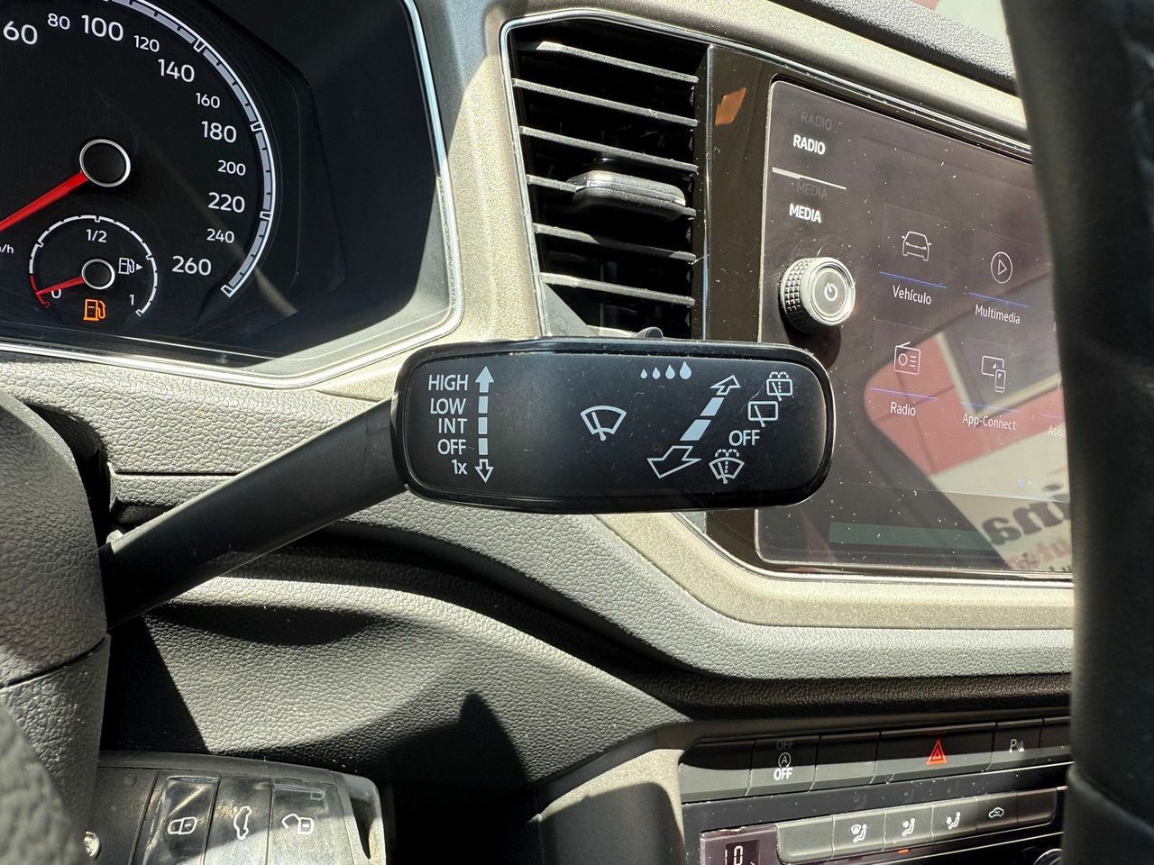 Volkswagen T-Roc Advance R-Line 1.0 TSI 81kW (110CV) - Foto 2