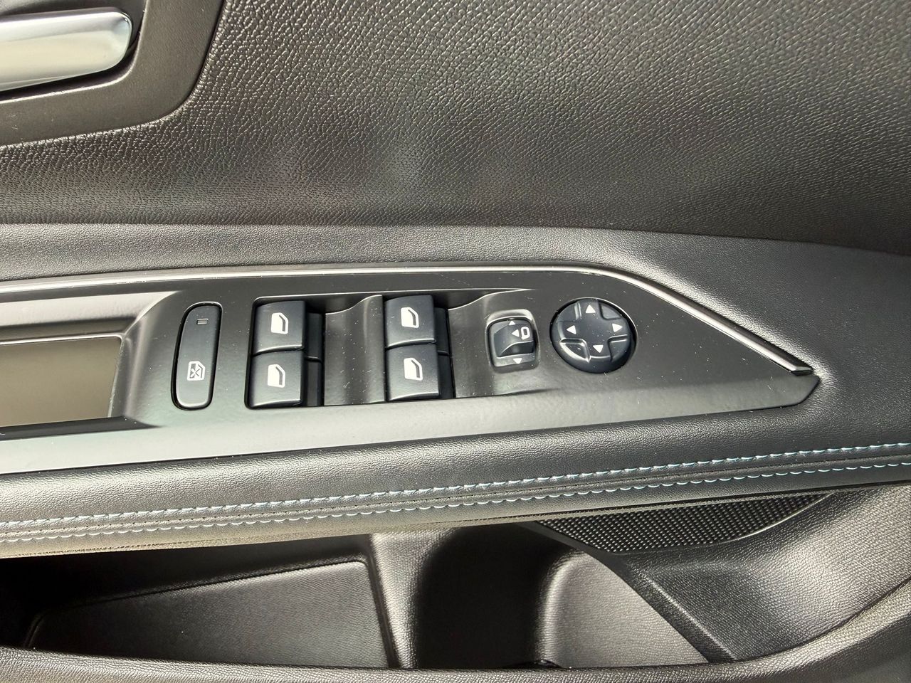 Peugeot 5008 Allure 1.5L BlueHDi 96kW (130CV) S&S - Foto 2