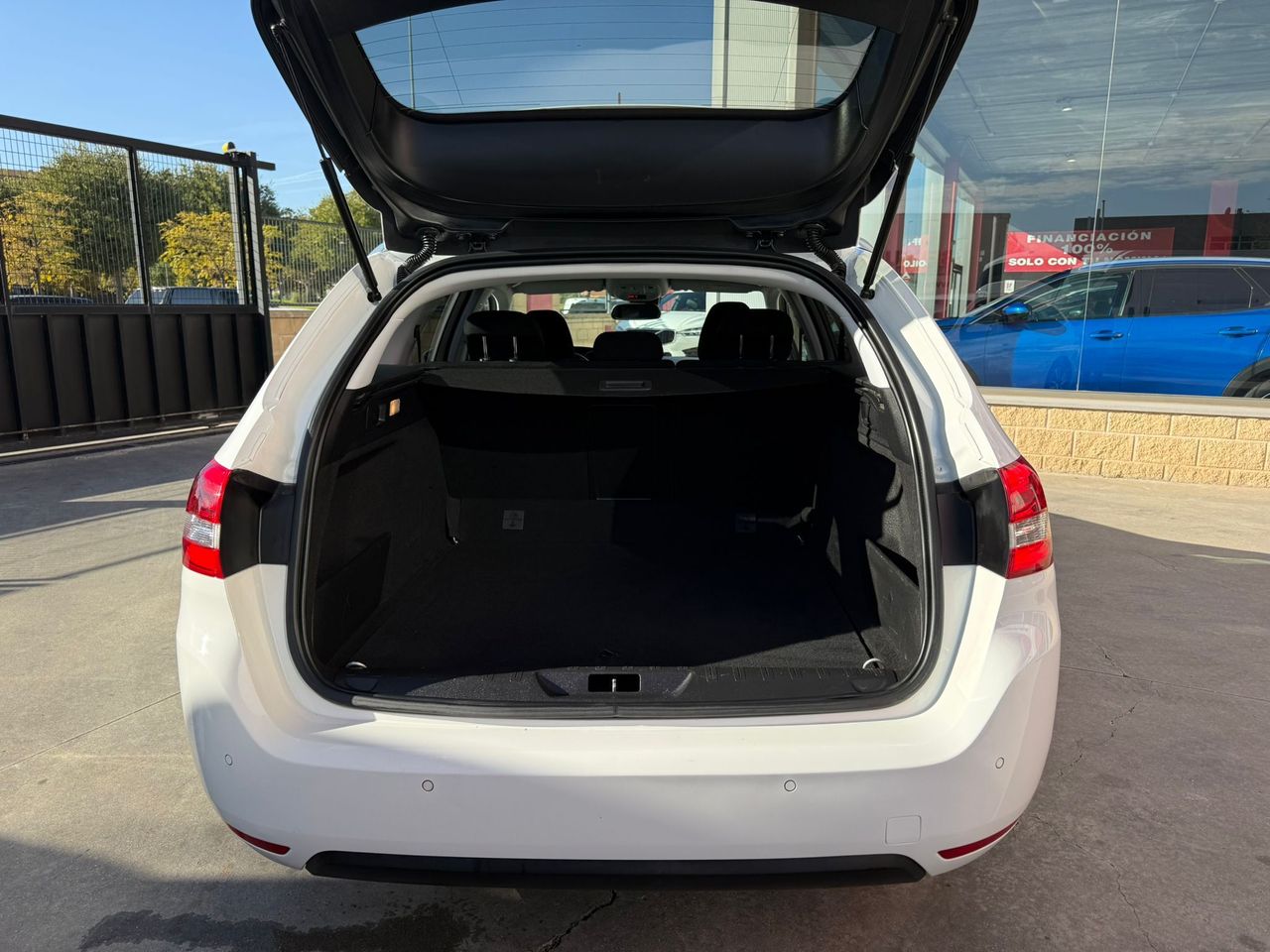 Peugeot 308 SW Style BlueHDi 130 S&S EAT8 - Foto 2