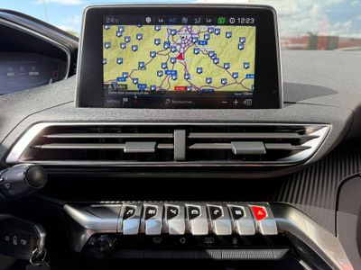 Peugeot 5008 Active 1.5L BlueHDi 96kW (130CV) S&S