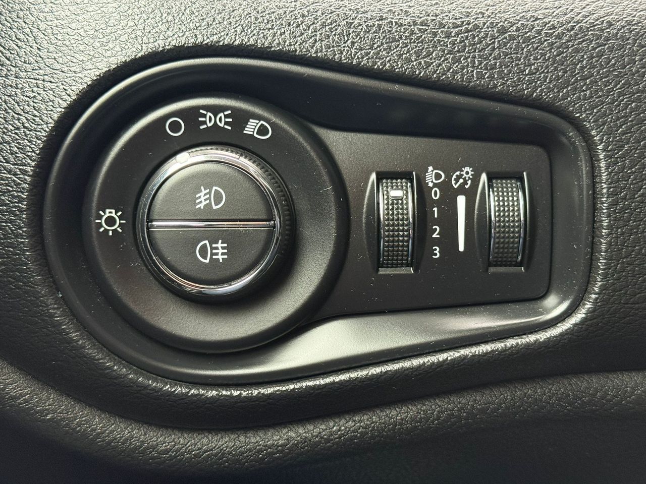 Jeep Renegade 1.4 Mair Limited 4x2 103kW E6 - Foto 2