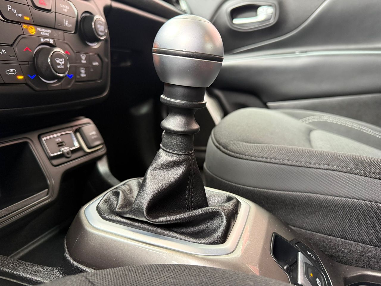 Jeep Renegade 1.4 Mair Limited 4x2 103kW E6 - Foto 2