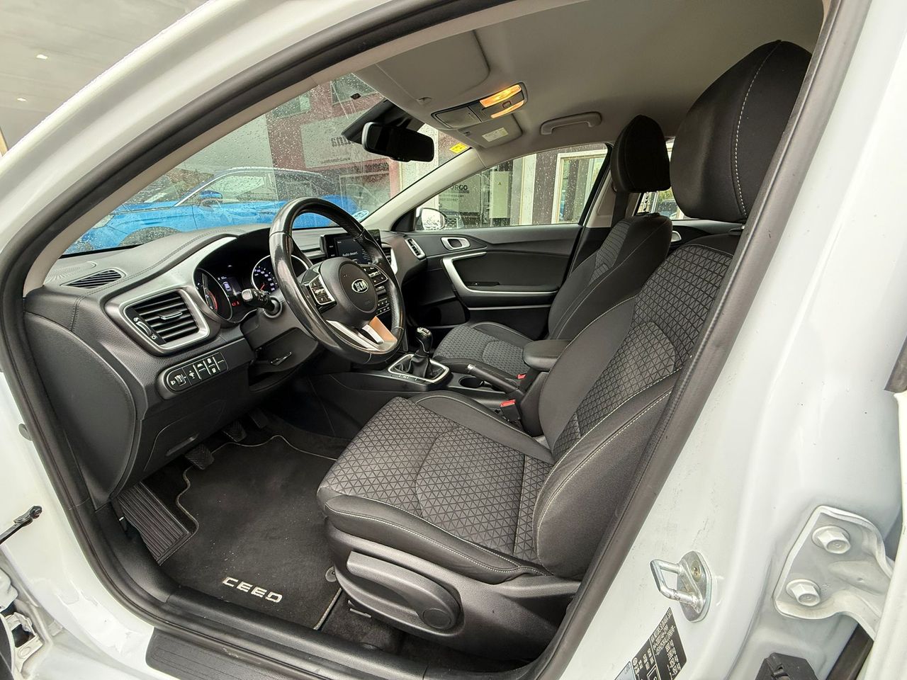 Kia Ceed 1.6 CRDi 100kW (136CV) Drive - Foto 2