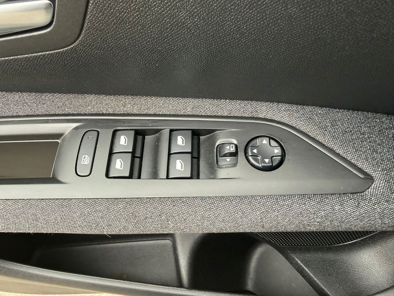 Peugeot 3008 1.5 BlueHDi 96kW (130CV) S&S Active - Foto 2