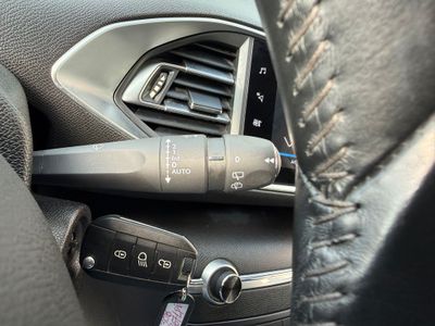 Peugeot 308 5p Active Pack BlueHDi 130 S&S