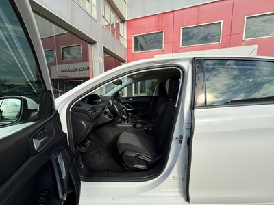 Peugeot 308 5p Active Pack BlueHDi 130 S&S