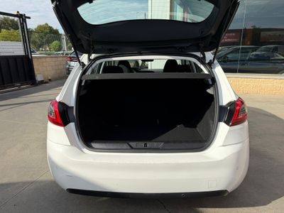 Peugeot 308 5p Active Pack BlueHDi 130 S&S