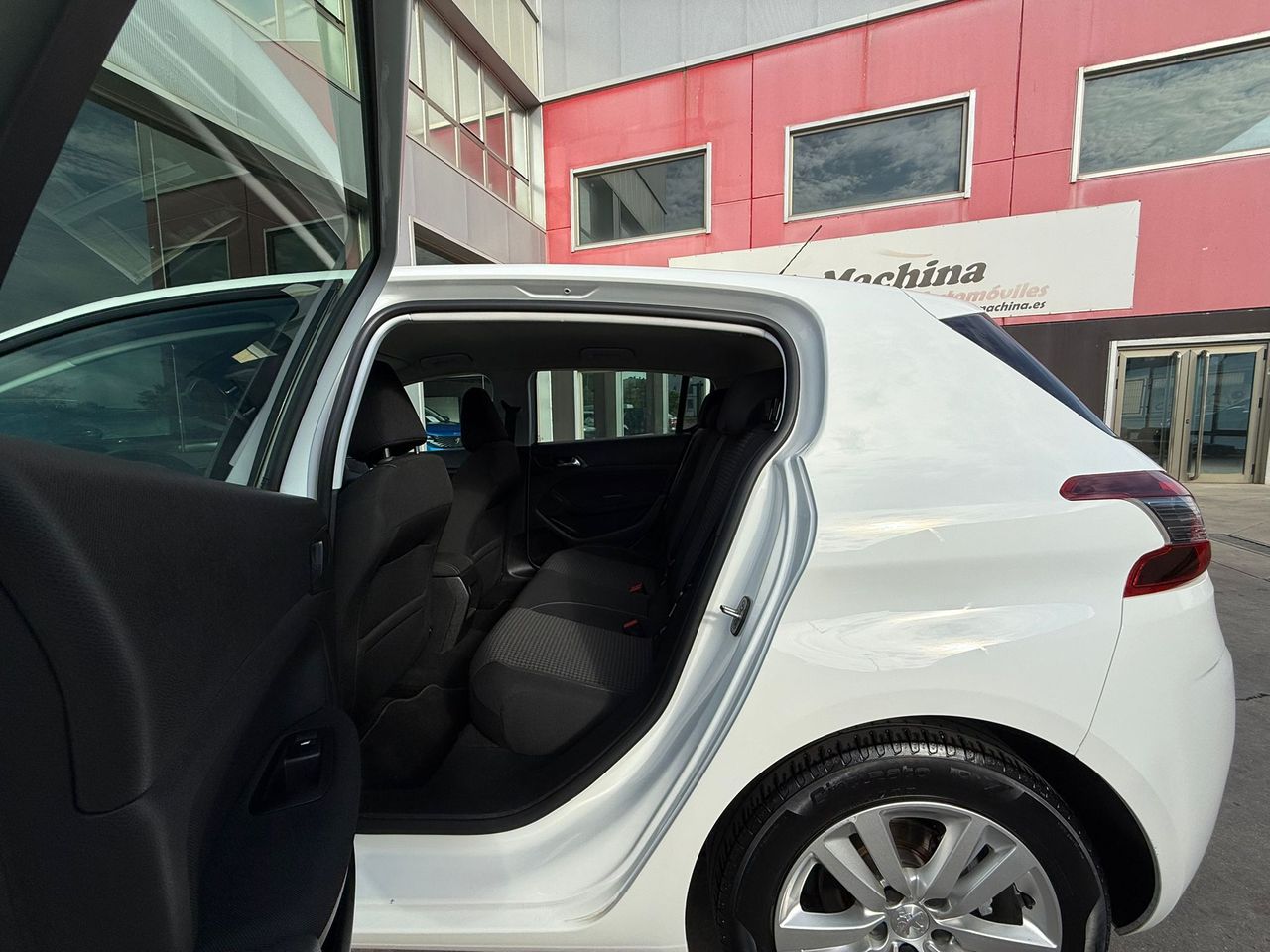 Peugeot 308 5p Active Pack BlueHDi 130 S&S - Foto 2