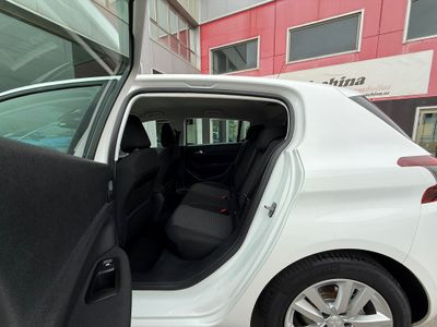 Peugeot 308 5p Style BlueHDi 130 S&S 6 Vel. MAN