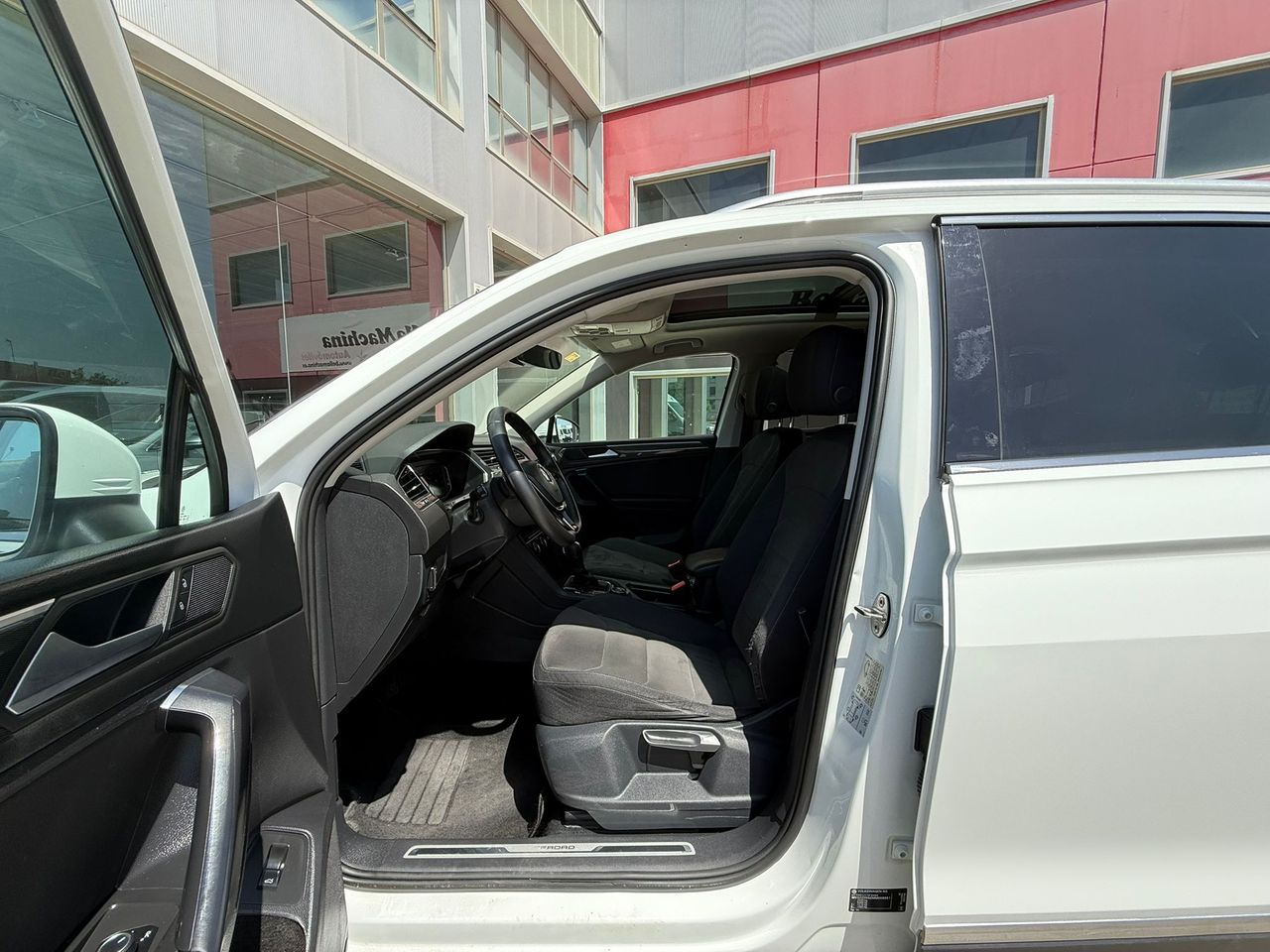 Volkswagen Tiguan Sport 2.0 TDI 147kW (200CV) 4Motion DSG - Foto 2