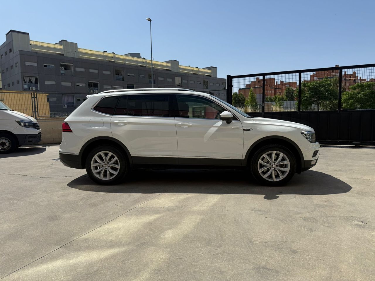 Volkswagen Tiguan Sport 2.0 TDI 147kW (200CV) 4Motion DSG - Foto 2