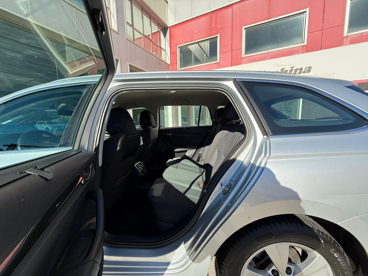 Skoda Octavia Combi 2.0 TDI 110kW(150CV) DSG Ambition - Foto 2