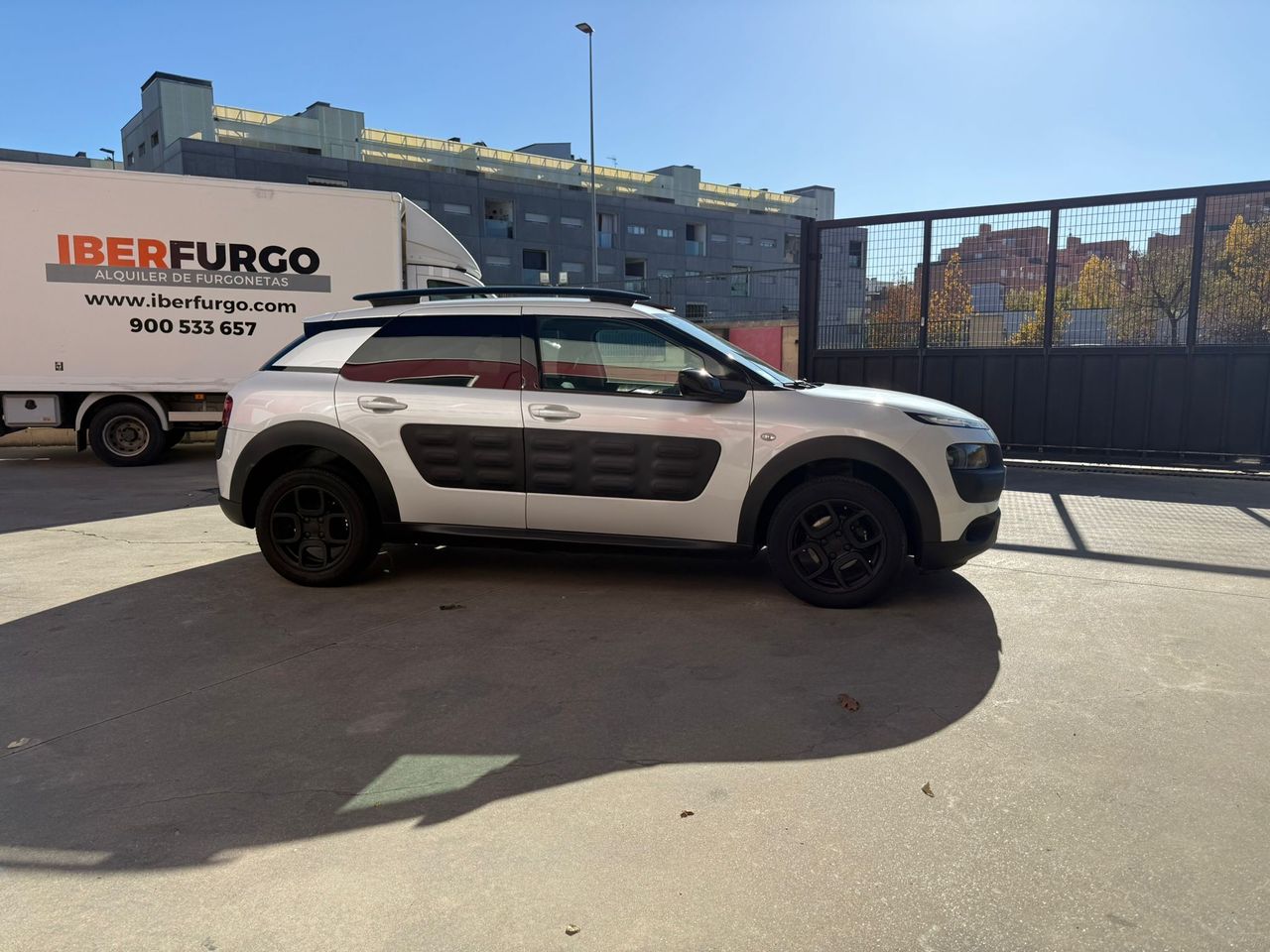 Citroën C4 Cactus BlueHDi 73KW (100CV) Shine - Foto 2