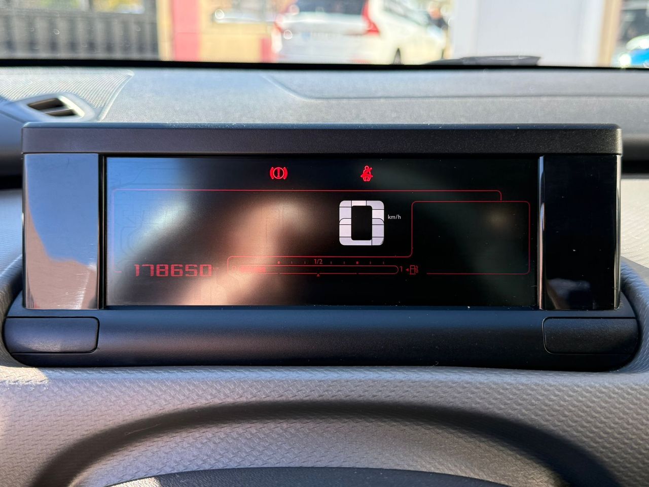 Citroën C4 Cactus BlueHDi 73KW (100CV) Shine - Foto 2