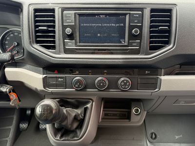 Volkswagen Crafter CARROZADA L4 177 CV CON TRAMPILLA 