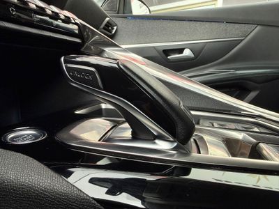 Peugeot 3008 1.5 BlueHDi 96kW (130CV) S&S Allure EAT8