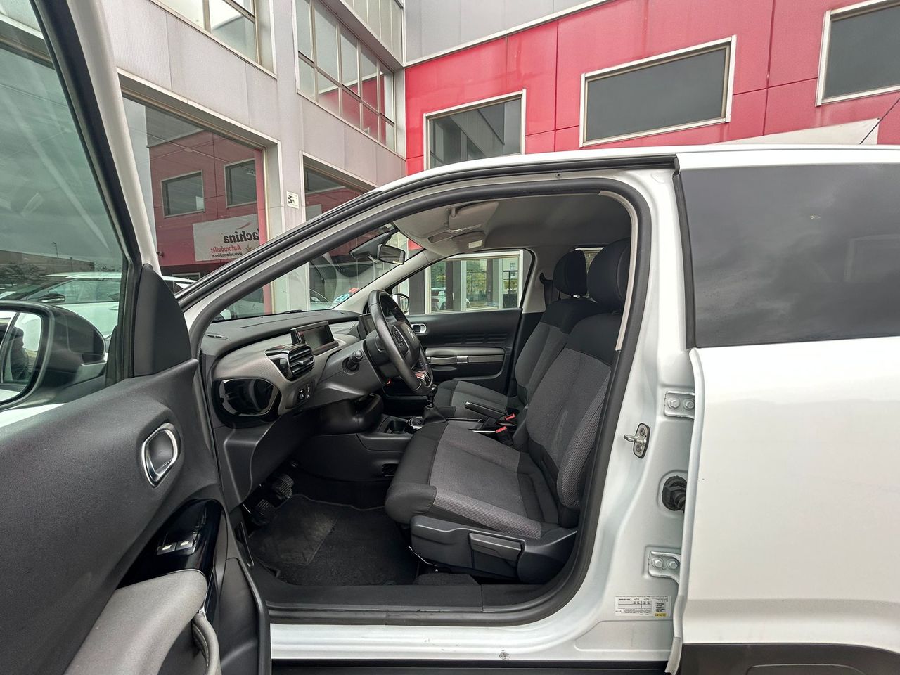 Citroën C4 Cactus BlueHDi 73KW (100CV) Shine - Foto 2