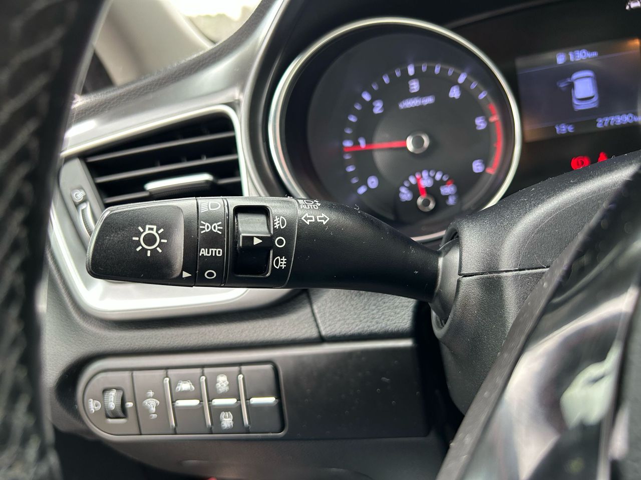 Kia Ceed 1.6 CRDi 85kW (115CV) Drive - Foto 2