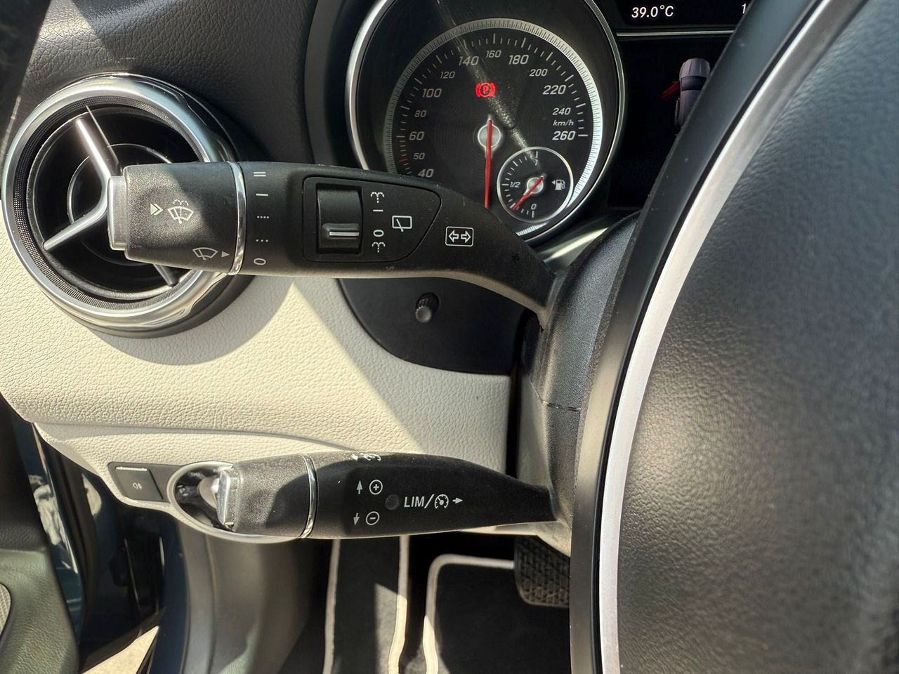 Mercedes GLA GLA 200 d - Foto 2