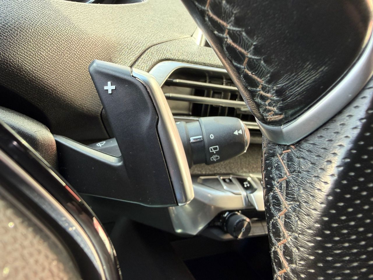 Peugeot 3008 PureTech 132kW (180CV) EAT8 GT Line - Foto 2