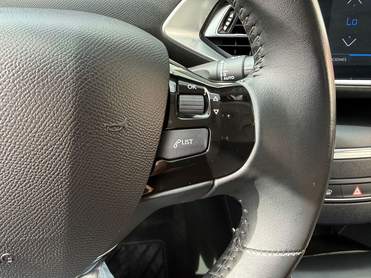 Peugeot 308 5p Allure Pack BlueHDI 130 S&S - Foto 2