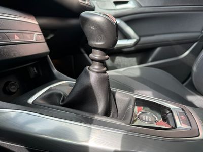 Peugeot 308 5p Allure Pack BlueHDI 130 S&S