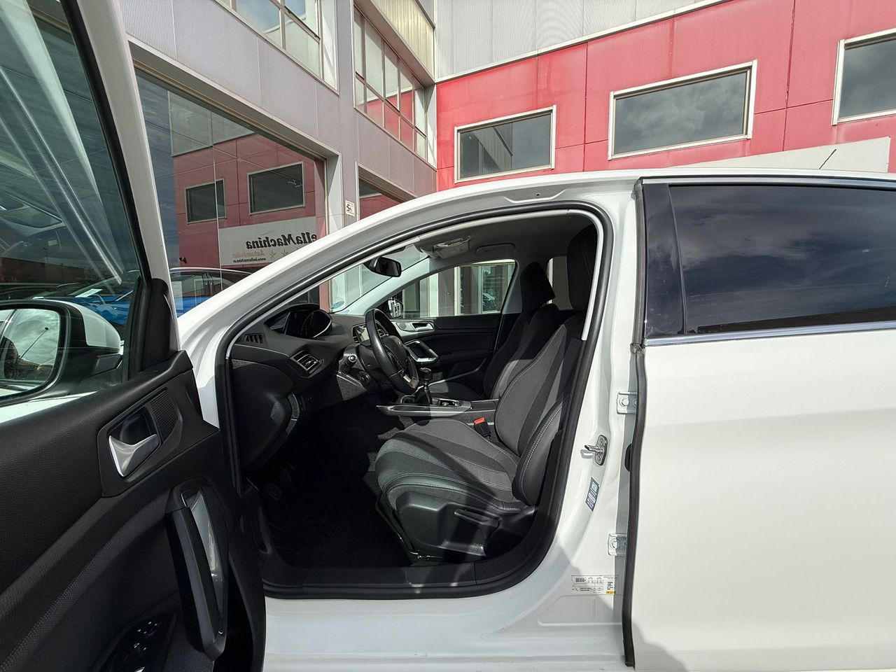 Peugeot 308 5p Allure Pack BlueHDI 130 S&S - Foto 2