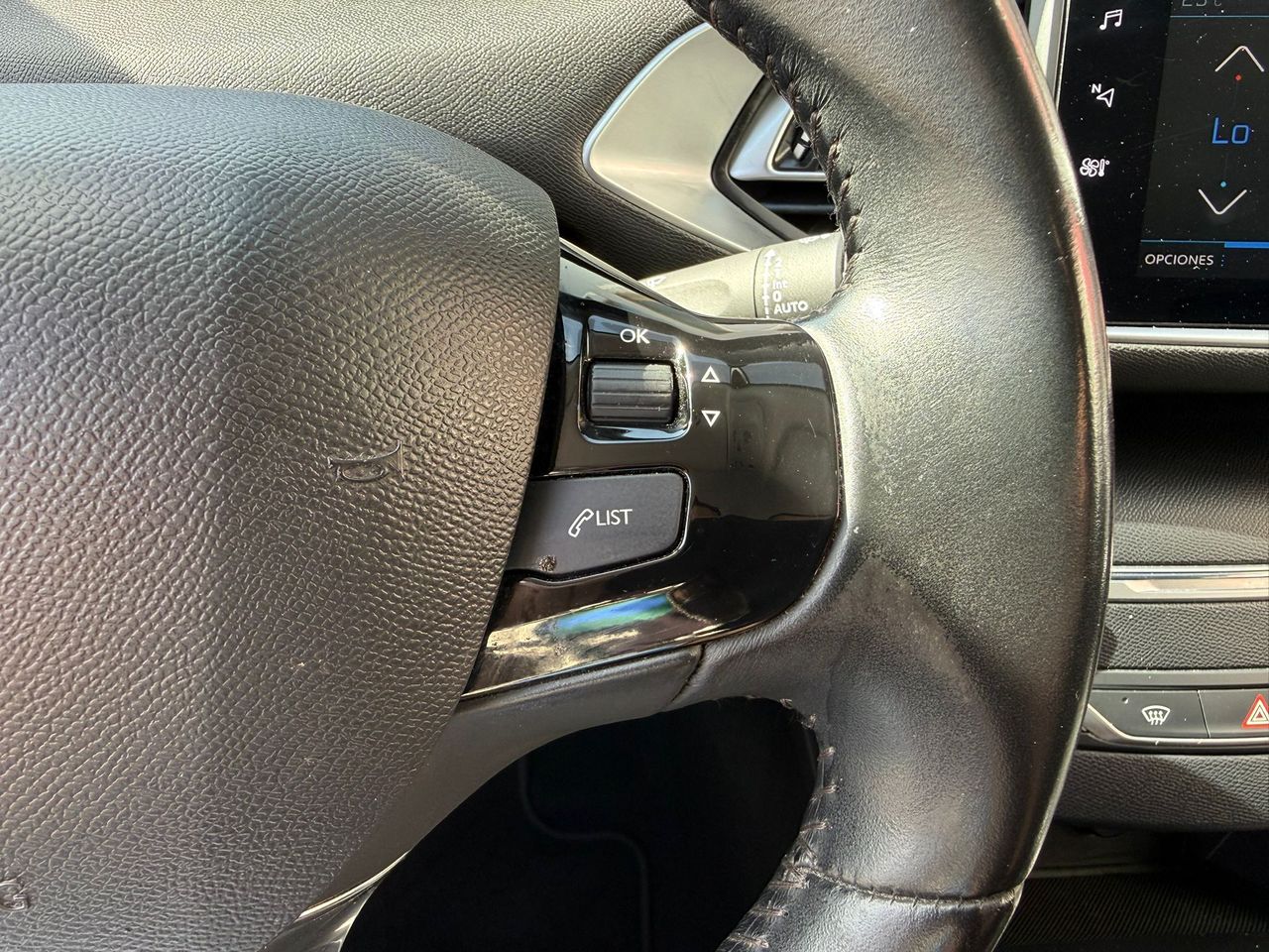 Peugeot 308 5p Allure Pack BlueHDI 130 S&S - Foto 2