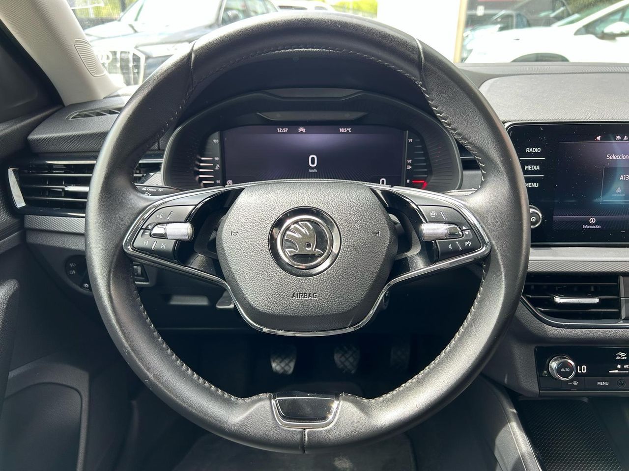 Skoda Scala 1.0 TSI 70 KW (95 CV) Ambition - Foto 2