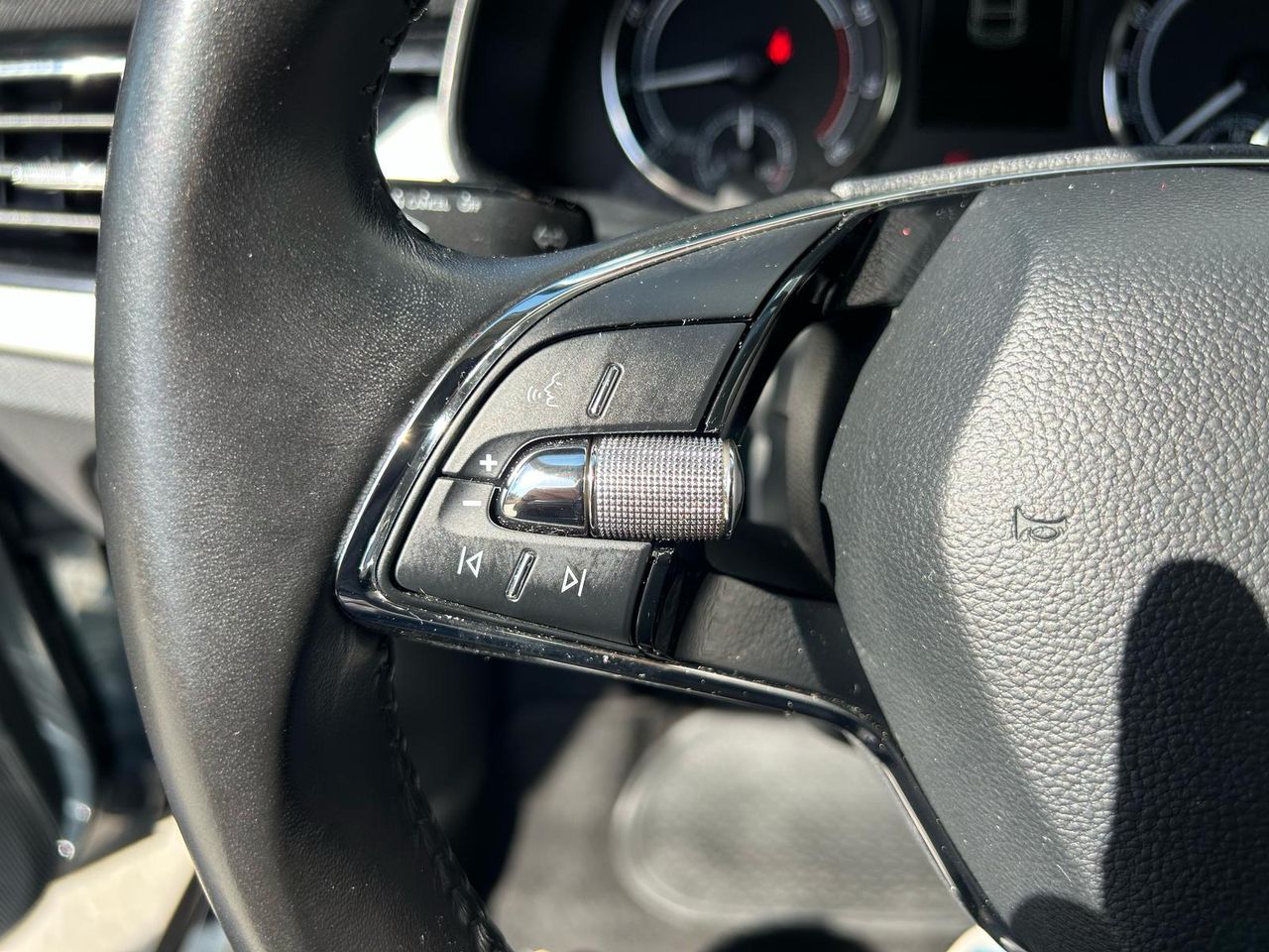 Skoda Scala 1.0 TSI 81KW (110 CV) Ambition - Foto 2