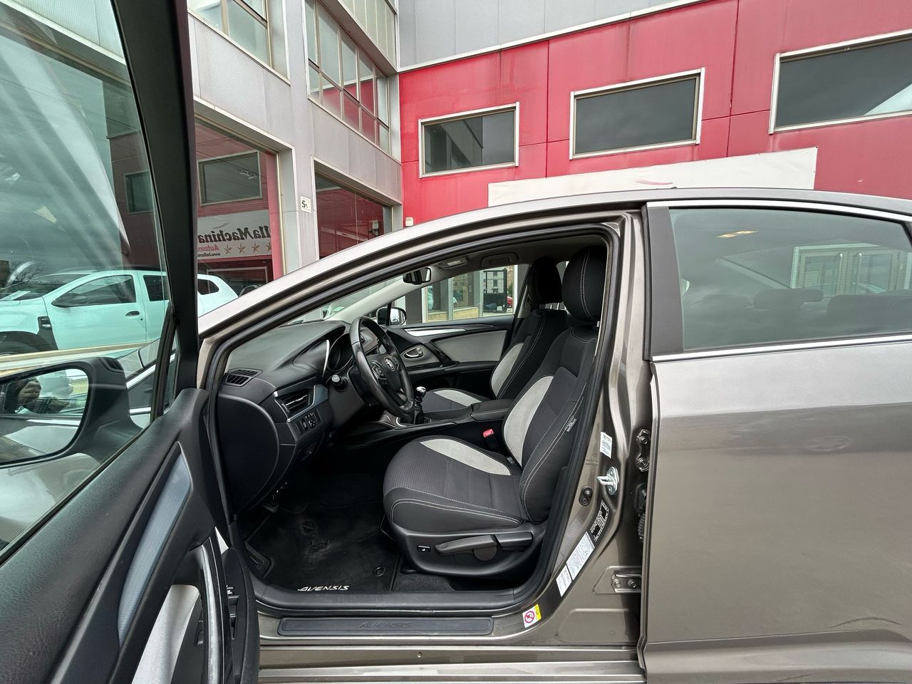 Toyota Avensis 2.0 150D ADVANCE - Foto 2