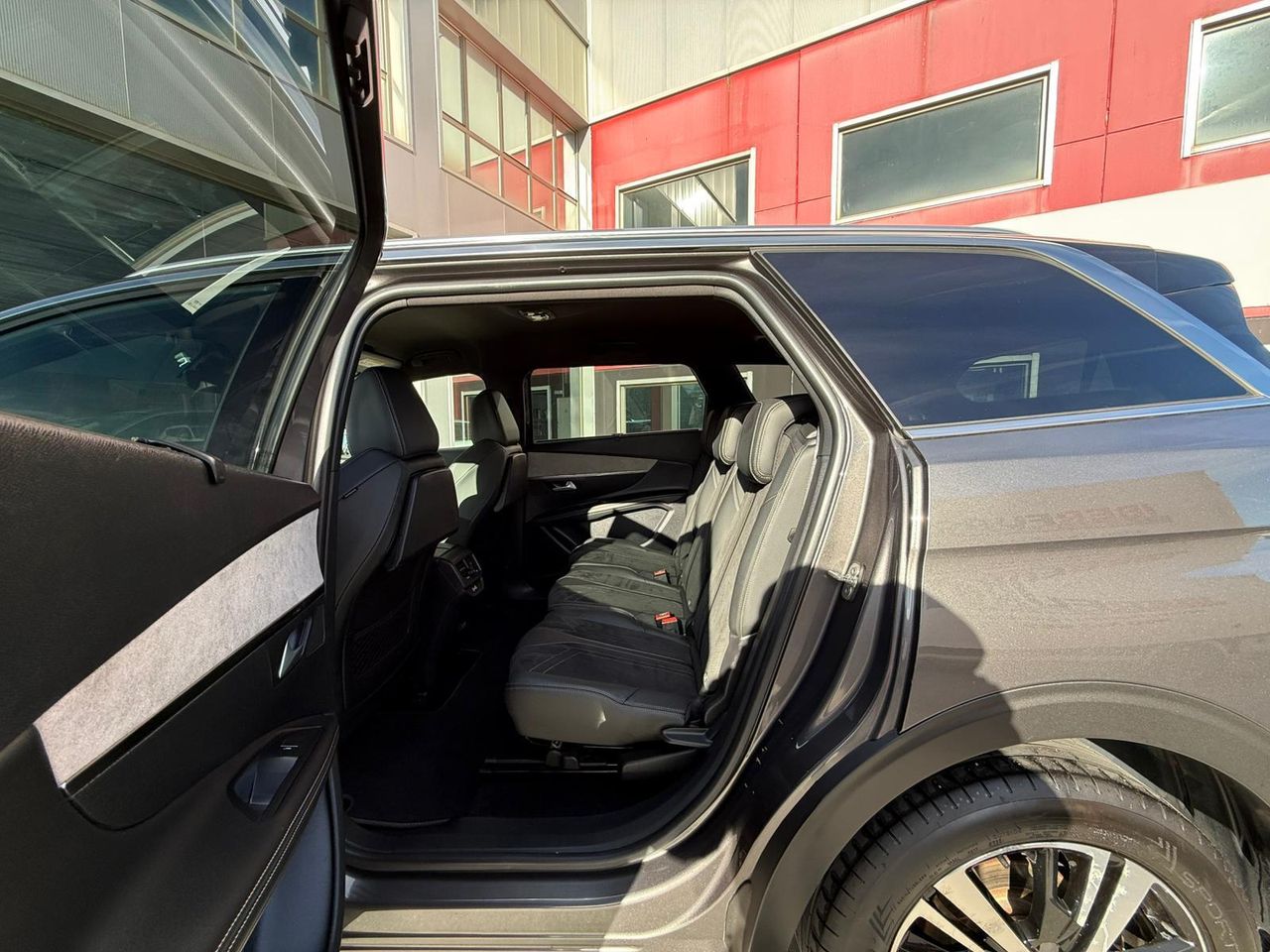 Peugeot 5008 1.5 BlueHDi 96kW S&S GT EAT8 - Foto 2