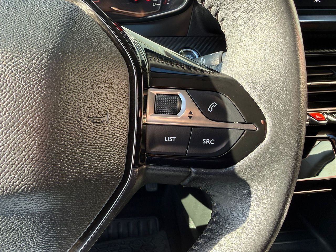 Peugeot 2008 Allure BlueHDI 81kW (110CV) - Foto 2