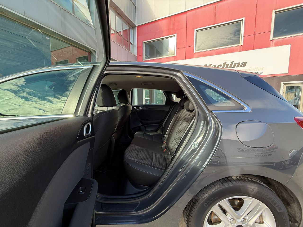 Kia Ceed 1.0 T-GDi 74kW (100CV) Drive - Foto 2