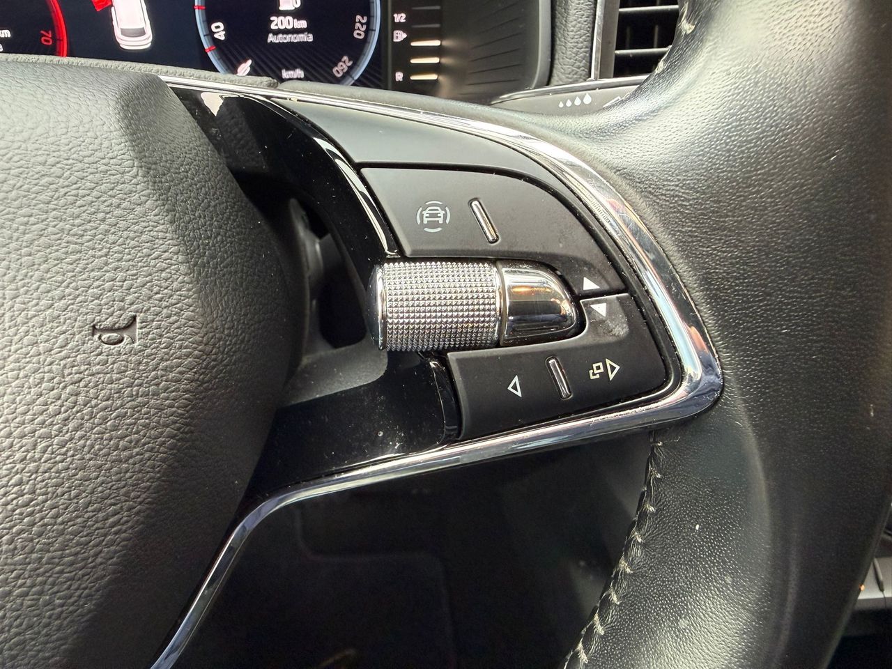 Skoda Karoq 1.5 TSI 110kW (150CV) DSG ACT Ambition - Foto 2