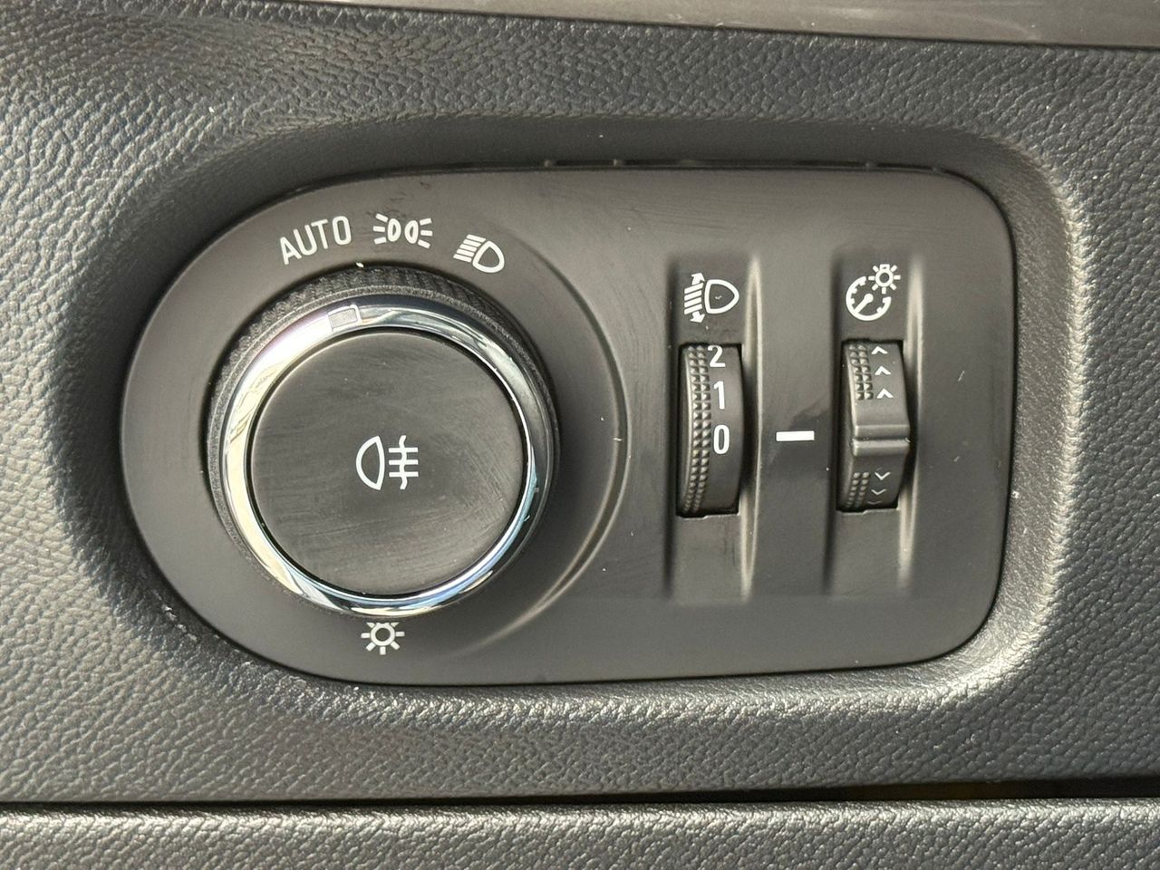 Opel Mokka 1.2 T 74kW (100 CV) Business Elegance - Foto 2