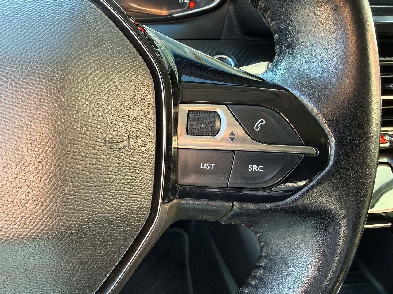 Peugeot 2008 Allure BlueHDI 81kW (110CV) - Foto 2