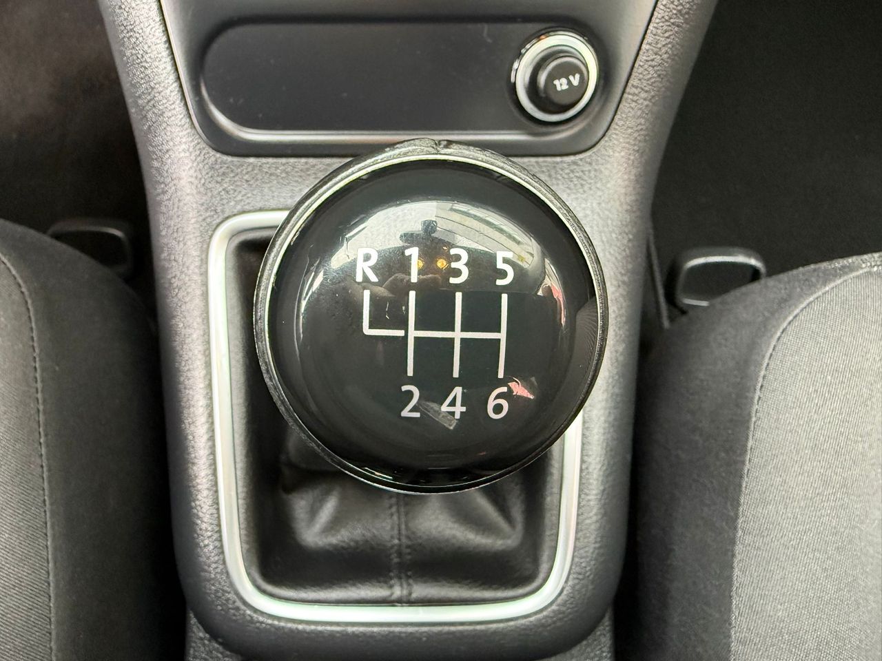 Volkswagen Tiguan R-Line 2.0 TDI 110CV BMT 4x2 - Foto 2