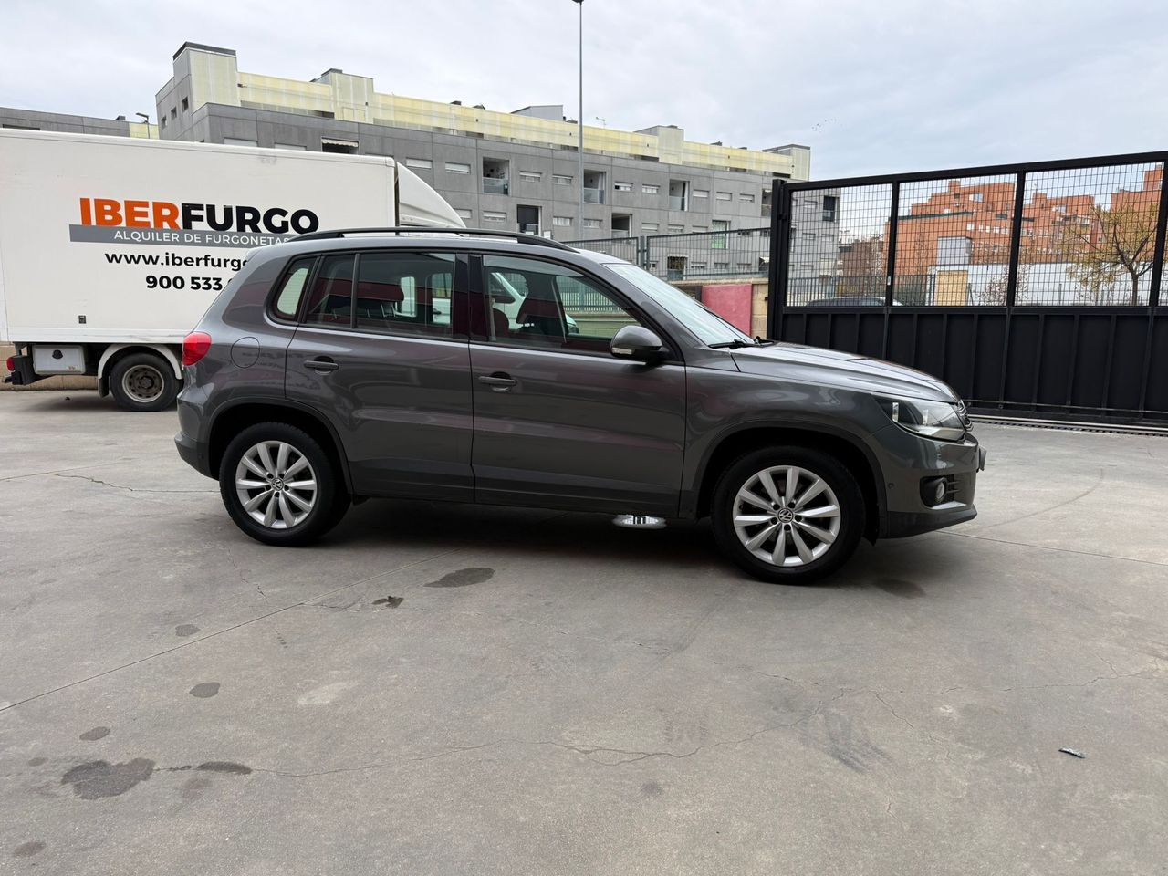 Volkswagen Tiguan R-Line 2.0 TDI 110CV BMT 4x2 - Foto 2