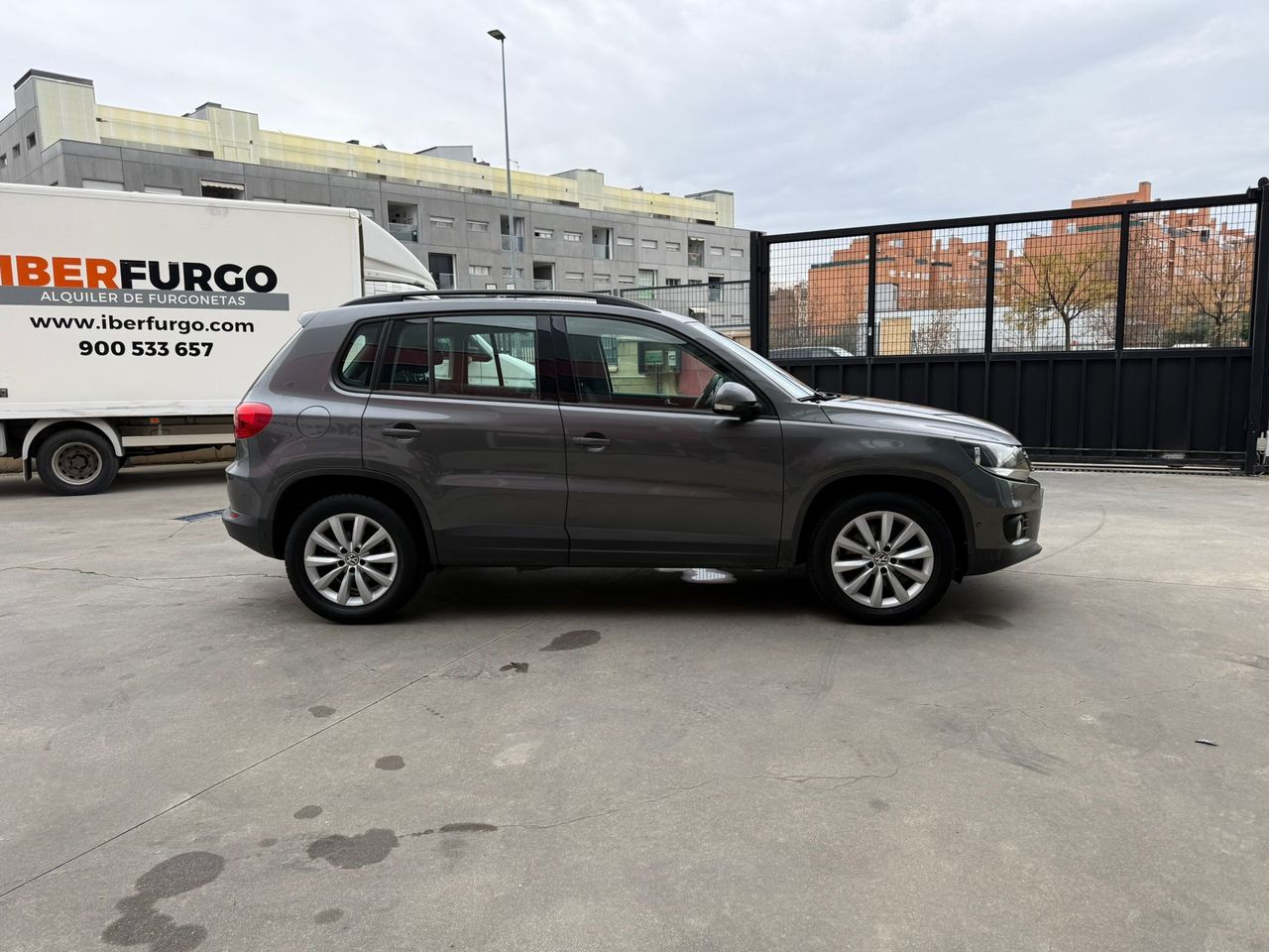 Volkswagen Tiguan R-Line 2.0 TDI 110CV BMT 4x2 - Foto 2