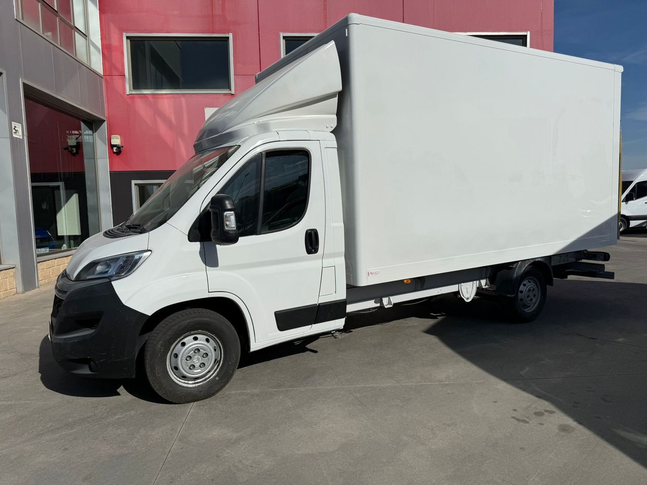 Citroën Jumper CARROZADA L4 CON TRAMPILLA  - Foto 2