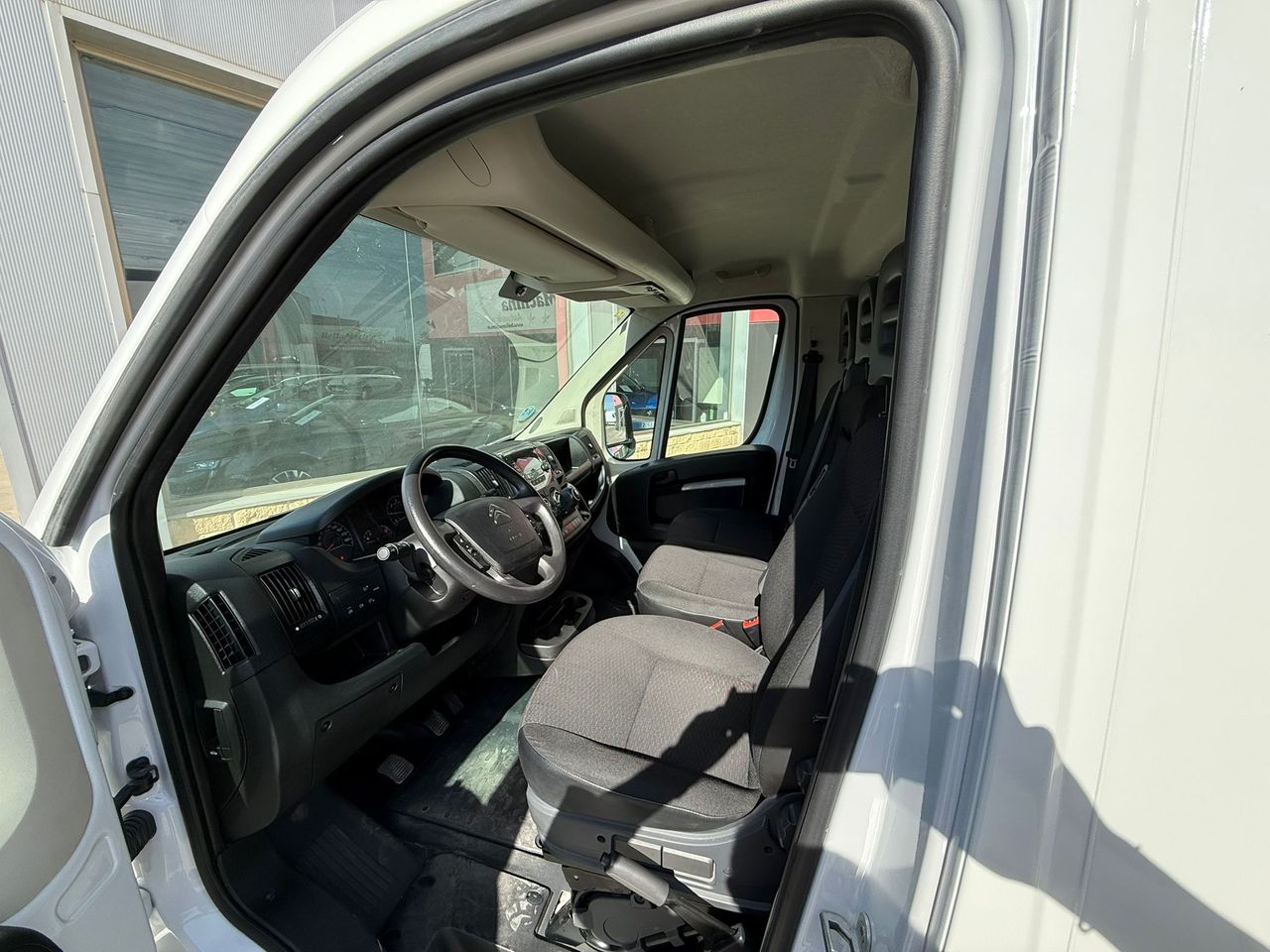 Citroën Jumper CARROZADA L4 CON TRAMPILLA  - Foto 2